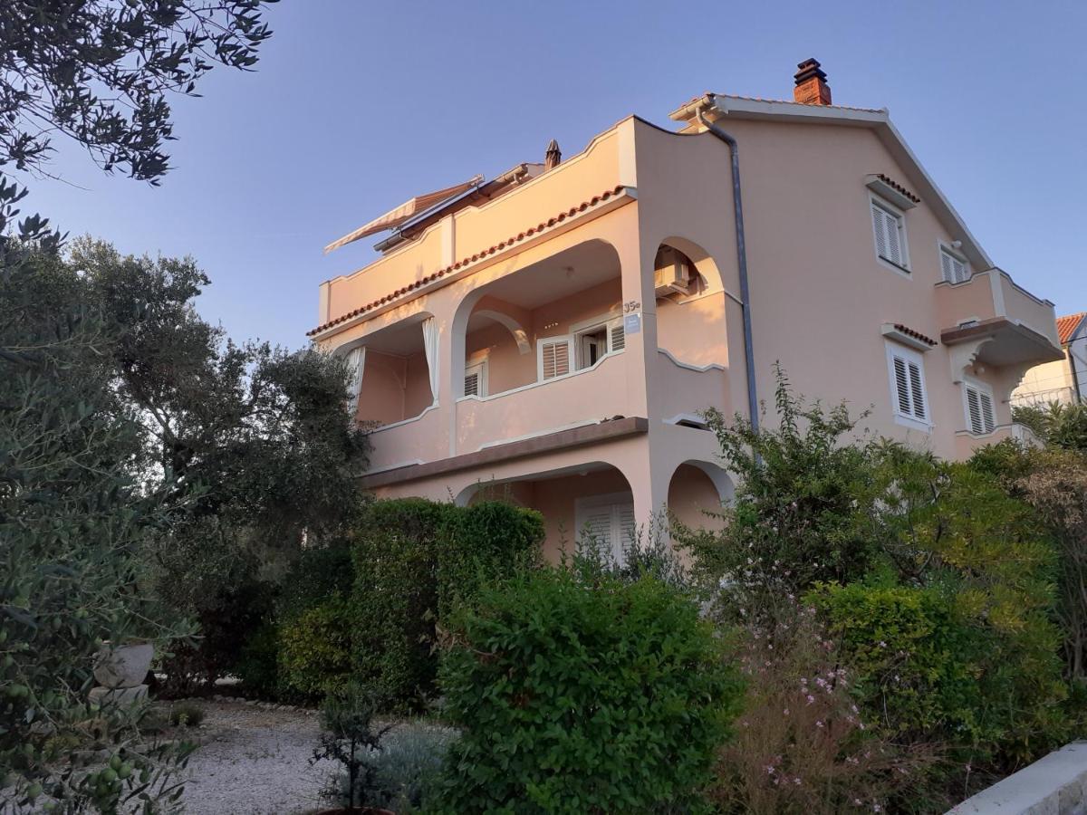 Apartments Marijana ラブ エクステリア 写真